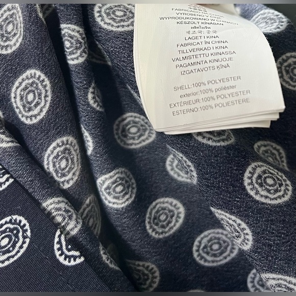 Michael Kors Women’s Open V-Neck Tunic, Blue w/Circle Pattern, Smocking, Size M - Picture 6 of 10